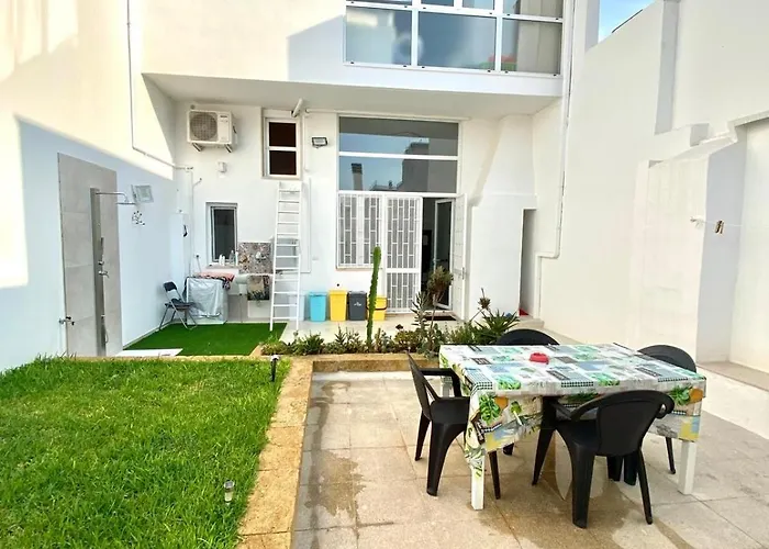 House Malu * توليي